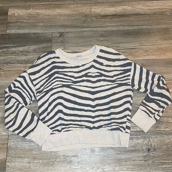 SPLENDID CROP SWEATER (S) - Picture 2 of 5